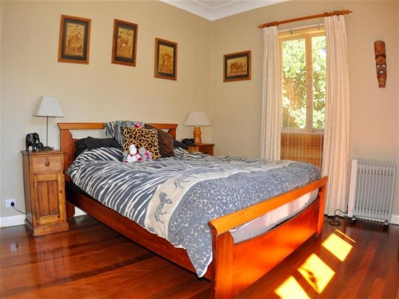 49 Binya Street, Holland Park QLD 4121