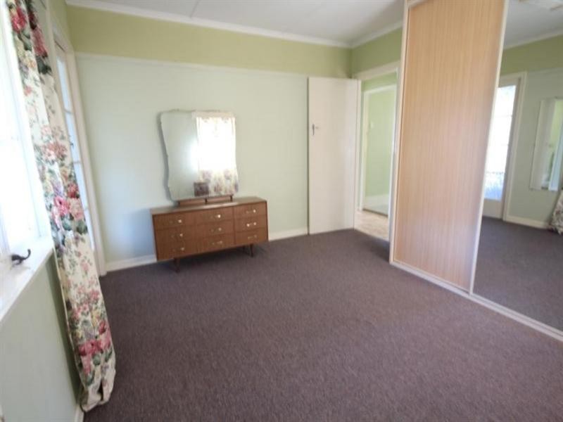 11 Sapphire Street, Holland Park QLD 4121