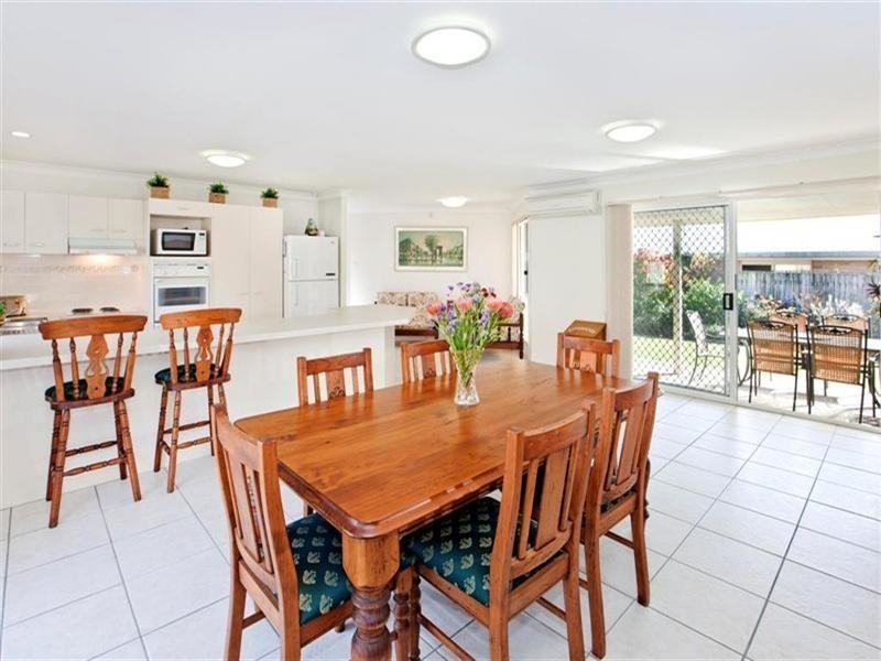 56 Blue Grass Crescent, Eight Mile Plains QLD 4113