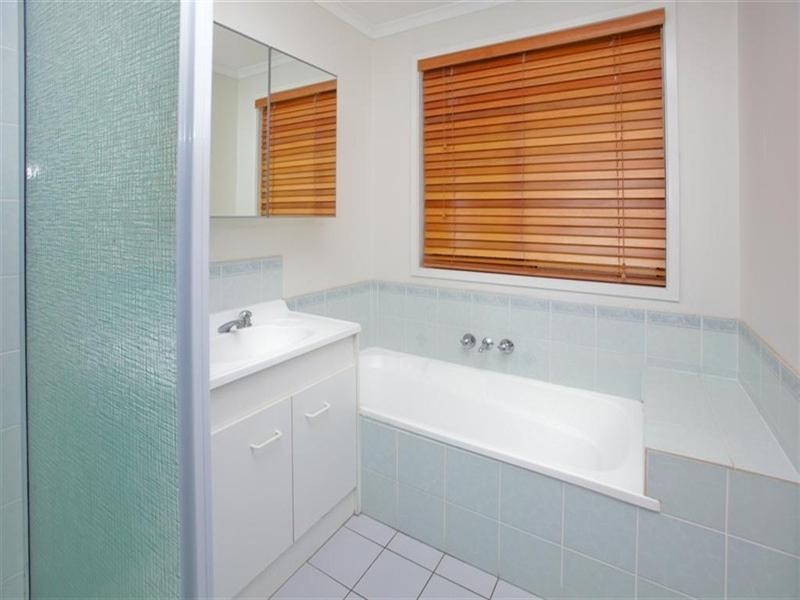 35 Wyncroft Street, Holland Park QLD 4121