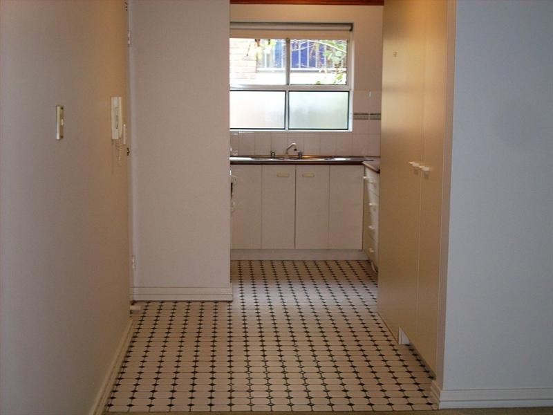 6/282 Cavendish Road, Coorparoo QLD 4151