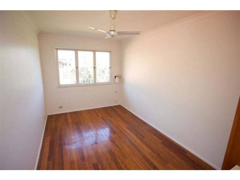 4 Cluden Street, Holland Park West QLD 4121