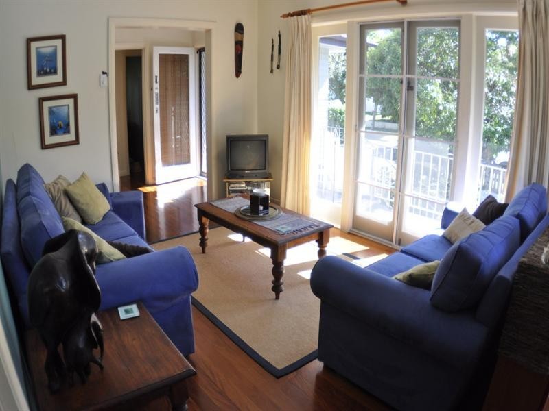 49 Binya Street, Holland Park QLD 4121