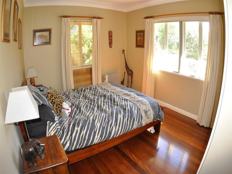 49 Binya Street, Holland Park QLD 4121