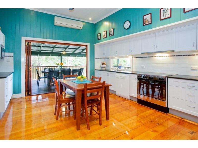 53 Arnold Street, Holland Park QLD 4121