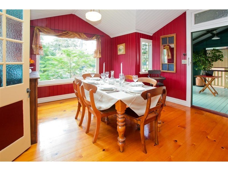 53 Arnold Street, Holland Park QLD 4121