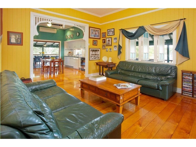 53 Arnold Street, Holland Park QLD 4121