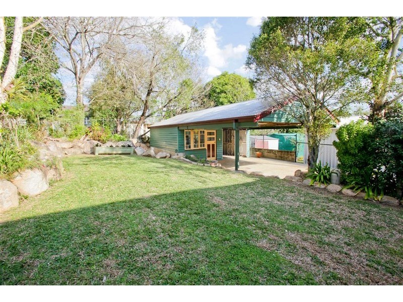 53 Arnold Street, Holland Park QLD 4121