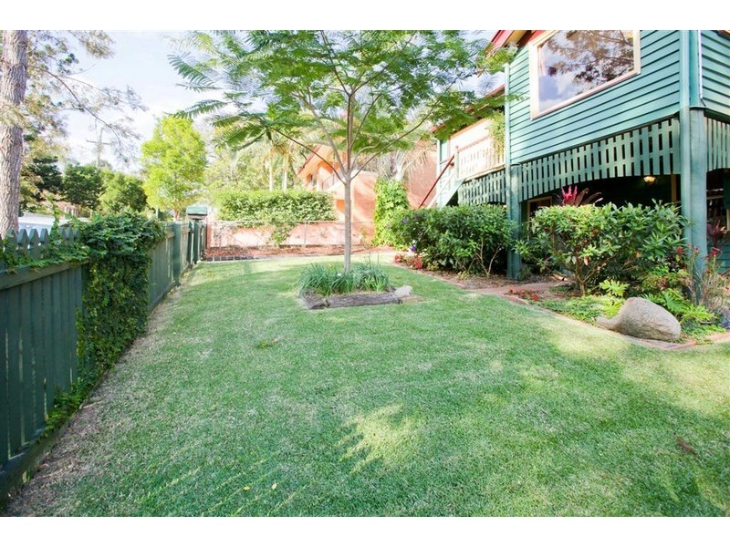 53 Arnold Street, Holland Park QLD 4121
