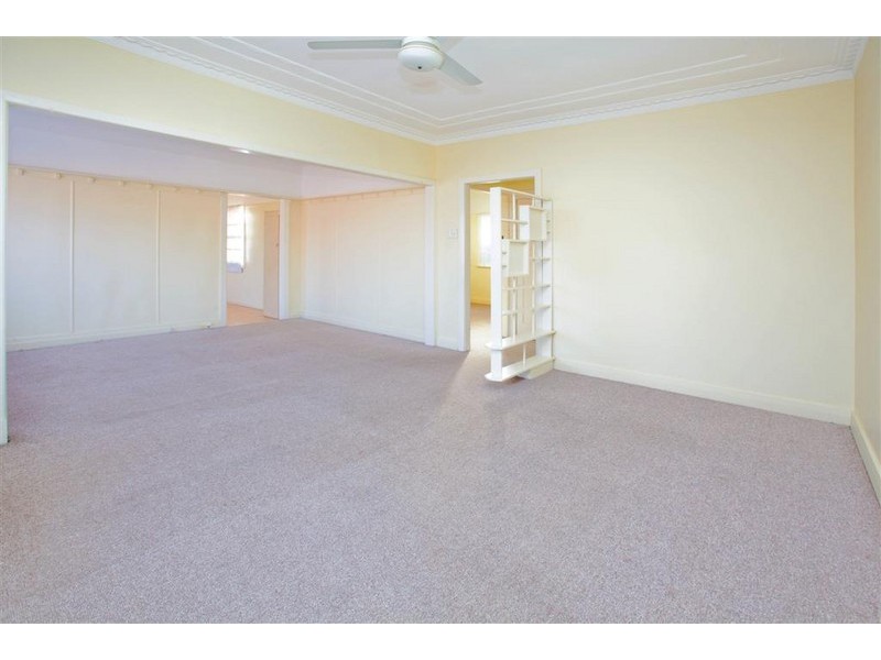 11 Justin Street, Holland Park West QLD 4121