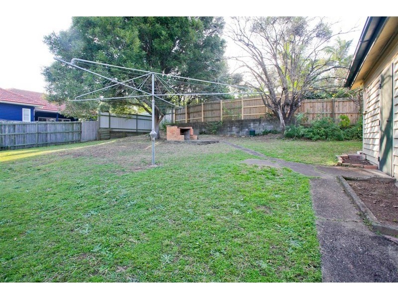 11 Justin Street, Holland Park West QLD 4121