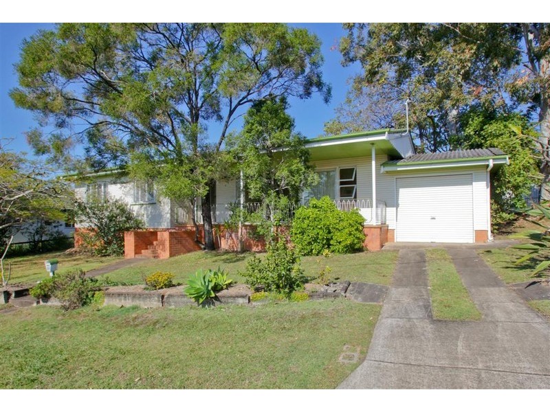 11 Scholfield Street, Holland Park West QLD 4121