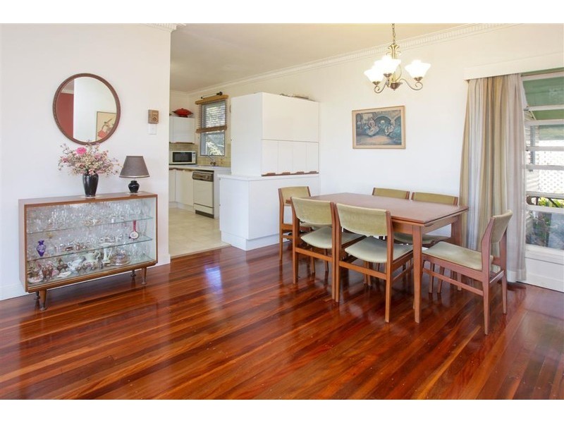 11 Scholfield Street, Holland Park West QLD 4121