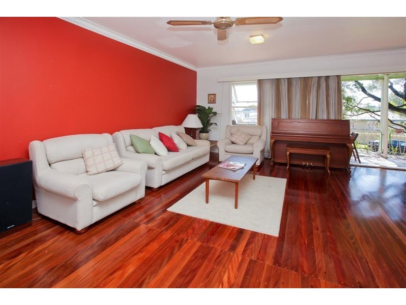 11 Scholfield Street, Holland Park West QLD 4121