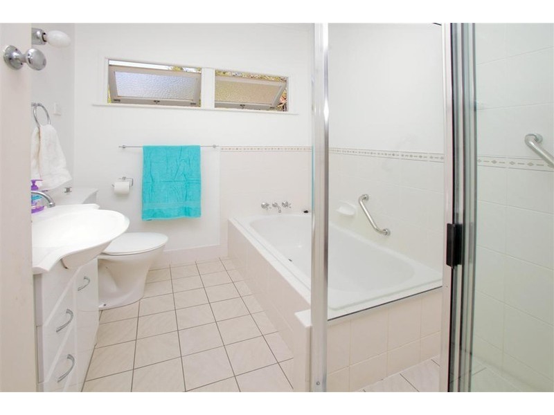 11 Scholfield Street, Holland Park West QLD 4121