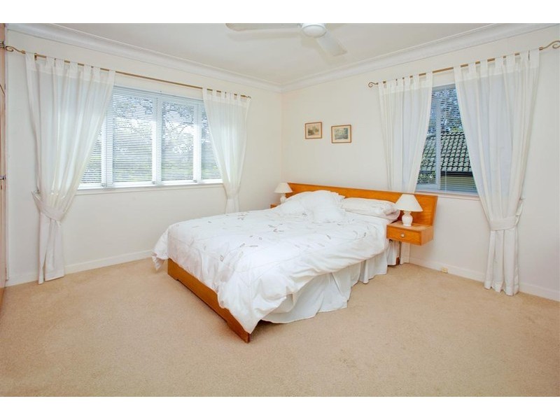 11 Scholfield Street, Holland Park West QLD 4121