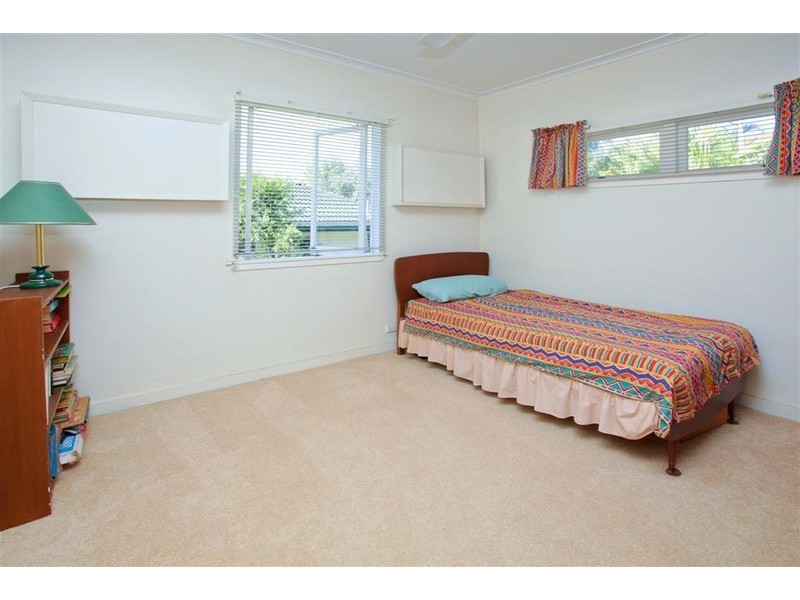 11 Scholfield Street, Holland Park West QLD 4121