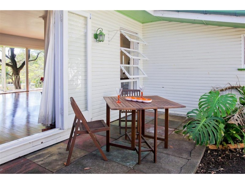 11 Scholfield Street, Holland Park West QLD 4121