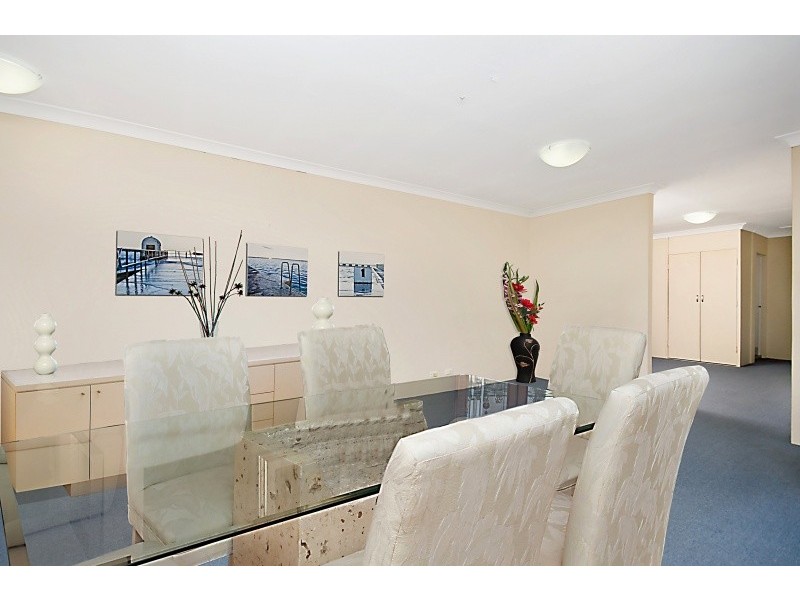 4/4 Raintree Street, Mansfield QLD 4122