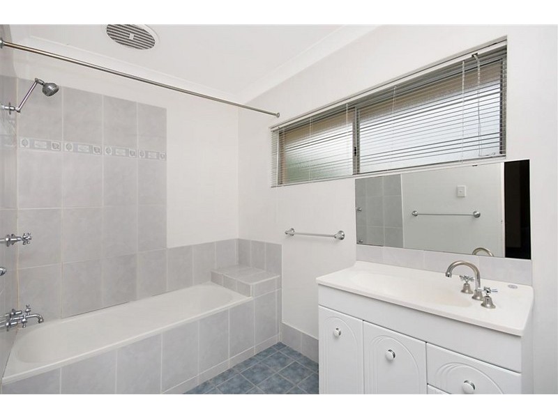 4/4 Raintree Street, Mansfield QLD 4122