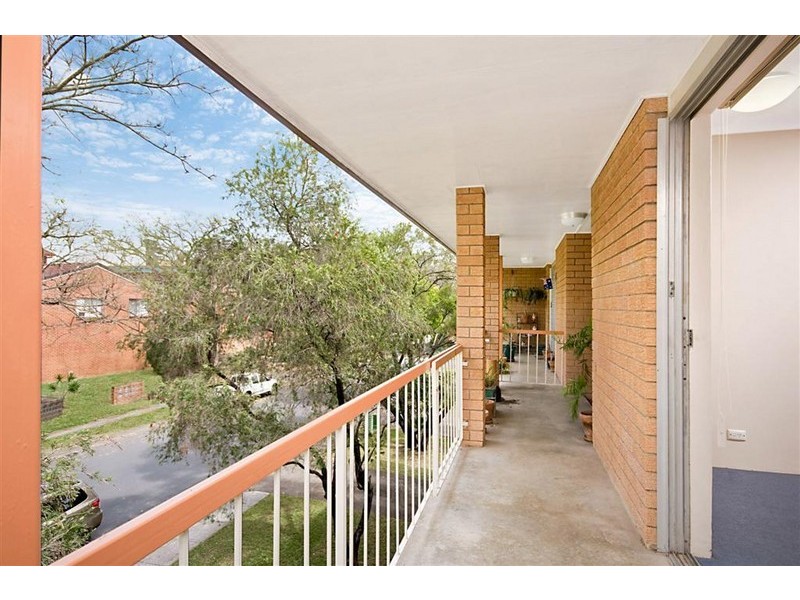4/4 Raintree Street, Mansfield QLD 4122