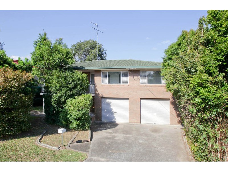 42 Auckland Street, Wishart QLD 4122