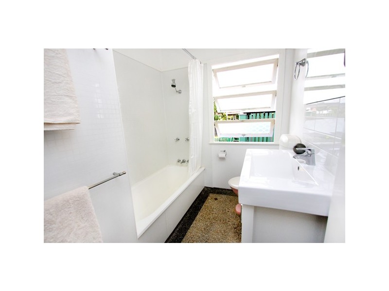462 Cavendish Road, Coorparoo QLD 4151