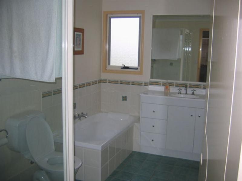 31 Estate Place, Holland Park West QLD 4121