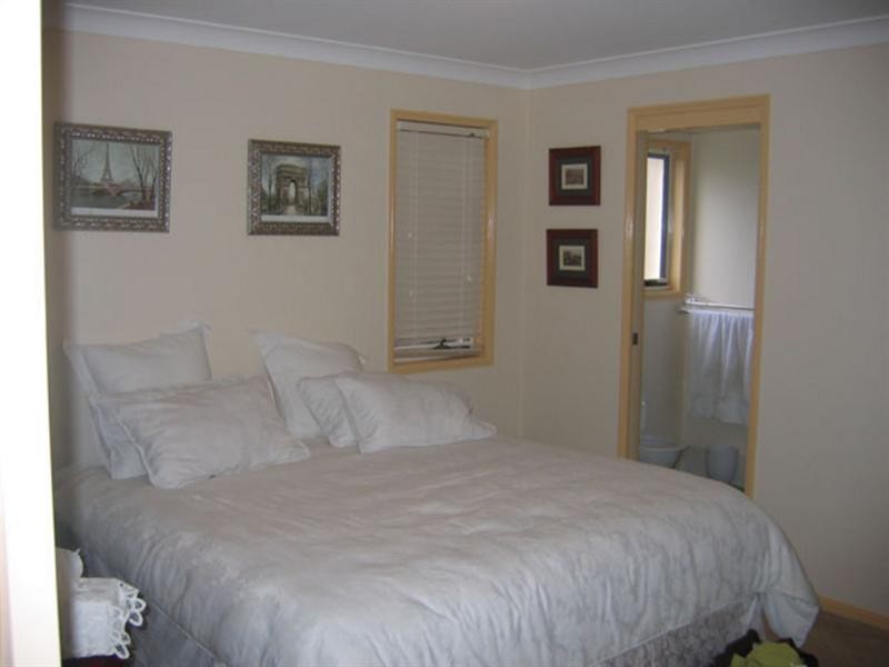 31 Estate Place, Holland Park West QLD 4121