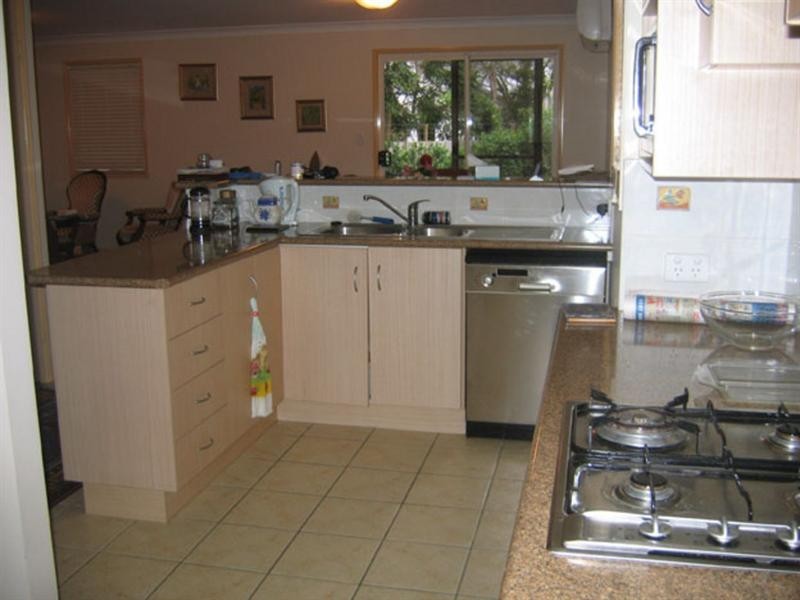 31 Estate Place, Holland Park West QLD 4121