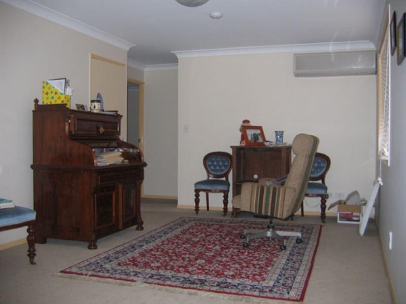 31 Estate Place, Holland Park West QLD 4121