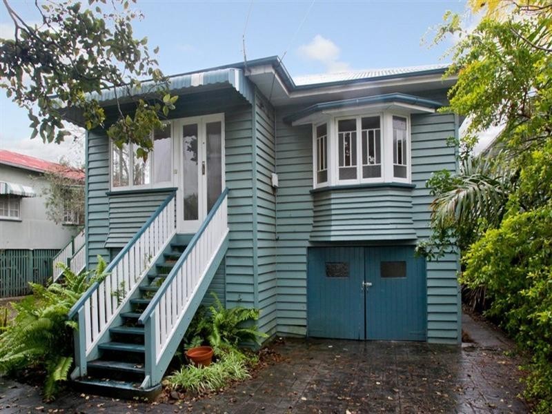 107 Dunellan Street, Greenslopes QLD 4120