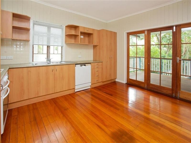 107 Dunellan Street, Greenslopes QLD 4120