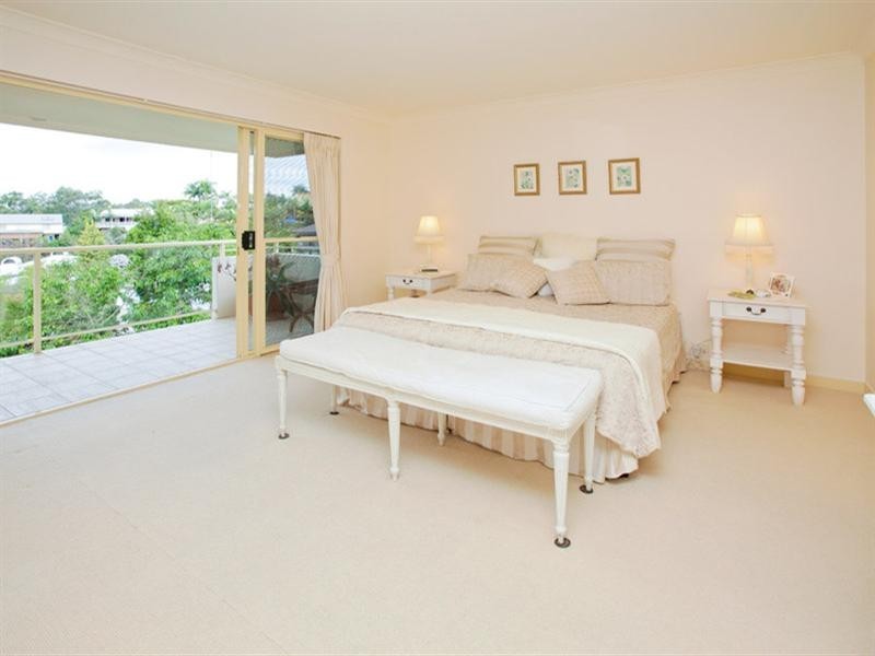 27B Tipuana Place, Bardon QLD 4065
