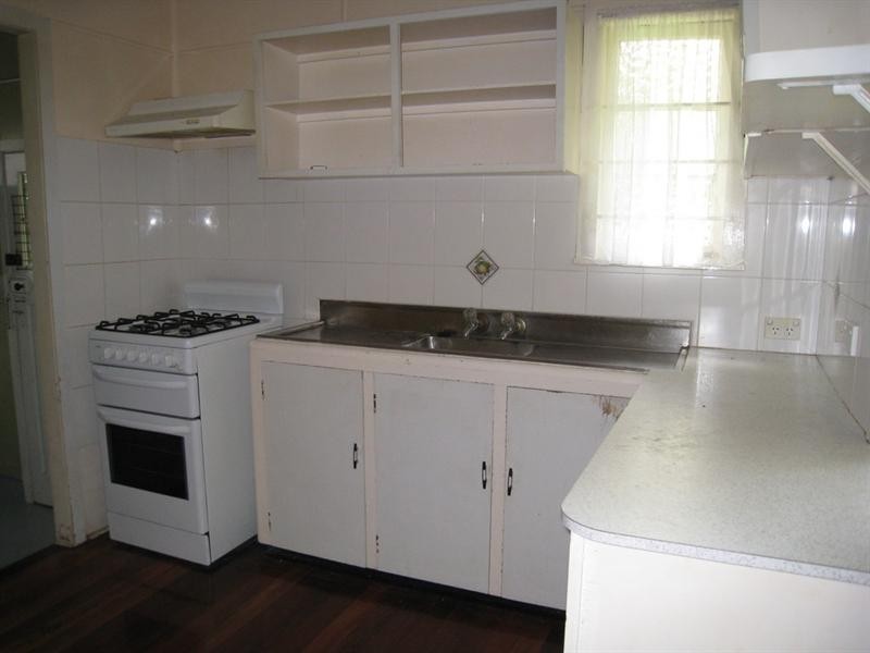 36 Emma Street, Holland Park QLD 4121