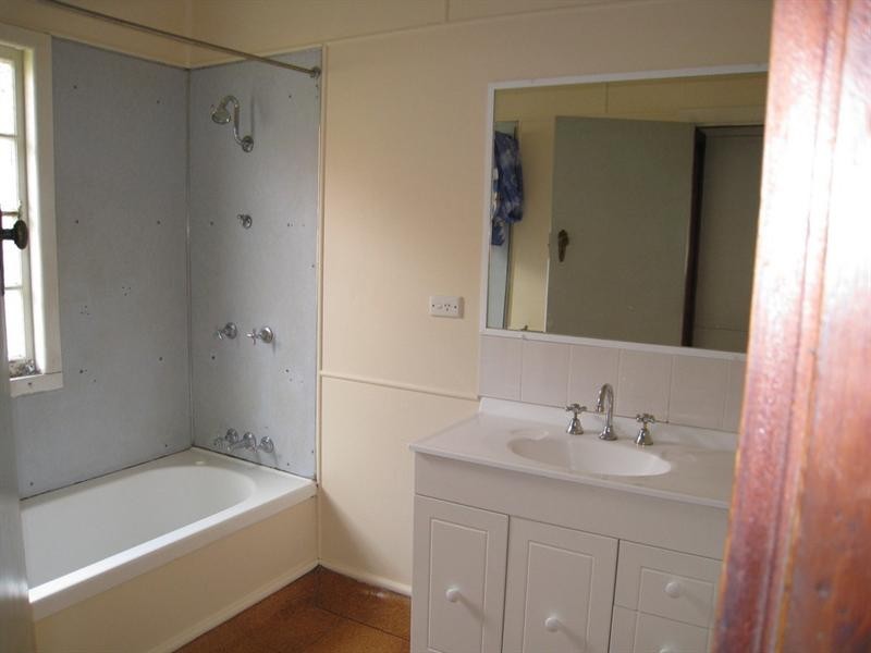 36 Emma Street, Holland Park QLD 4121