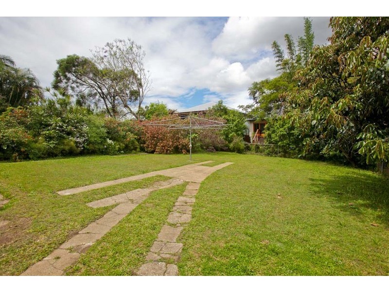 49 Holland Road, Holland Park QLD 4121