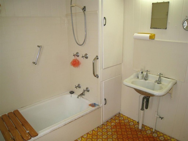 49 Holland Road, Holland Park QLD 4121