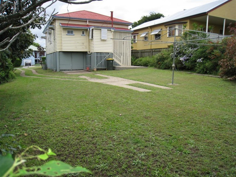 49 Holland Road, Holland Park QLD 4121