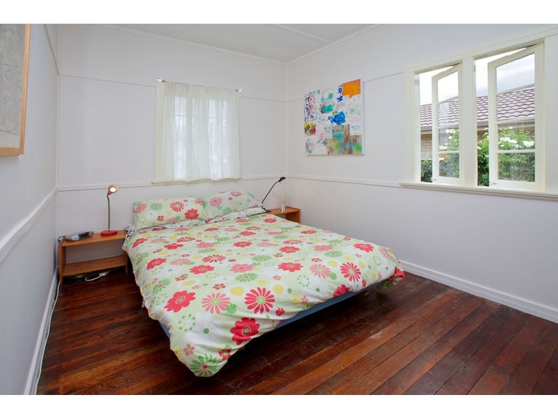 12 Dobbie Street, Holland Park QLD 4121