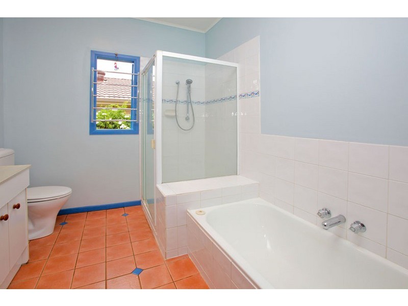 12 Dobbie Street, Holland Park QLD 4121