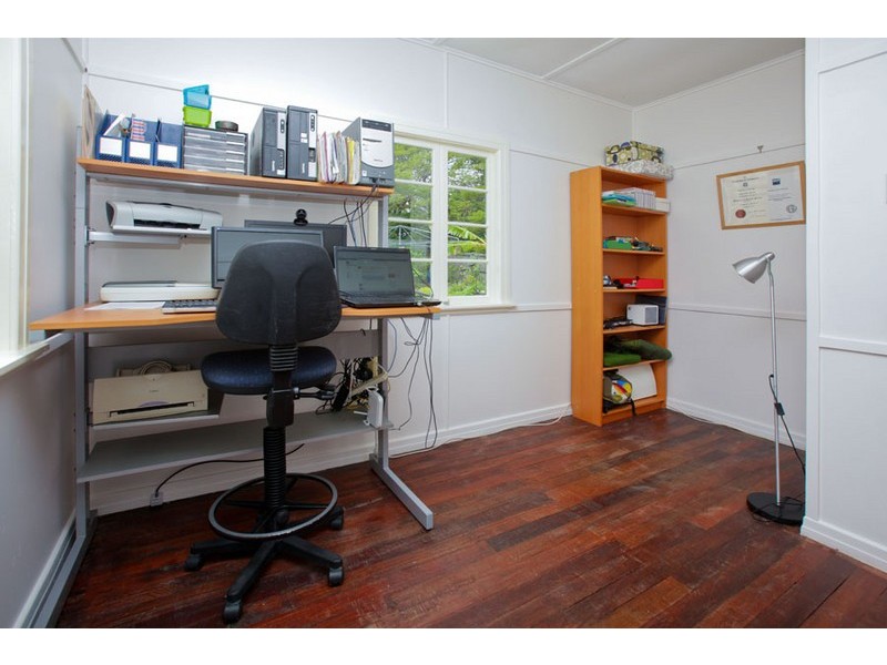 12 Dobbie Street, Holland Park QLD 4121