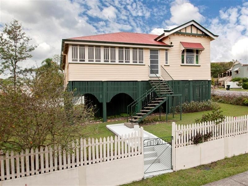 51 Raff Avenue, Holland Park QLD 4121