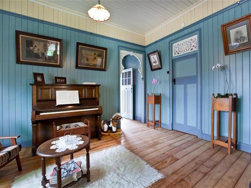 51 Raff Avenue, Holland Park QLD 4121