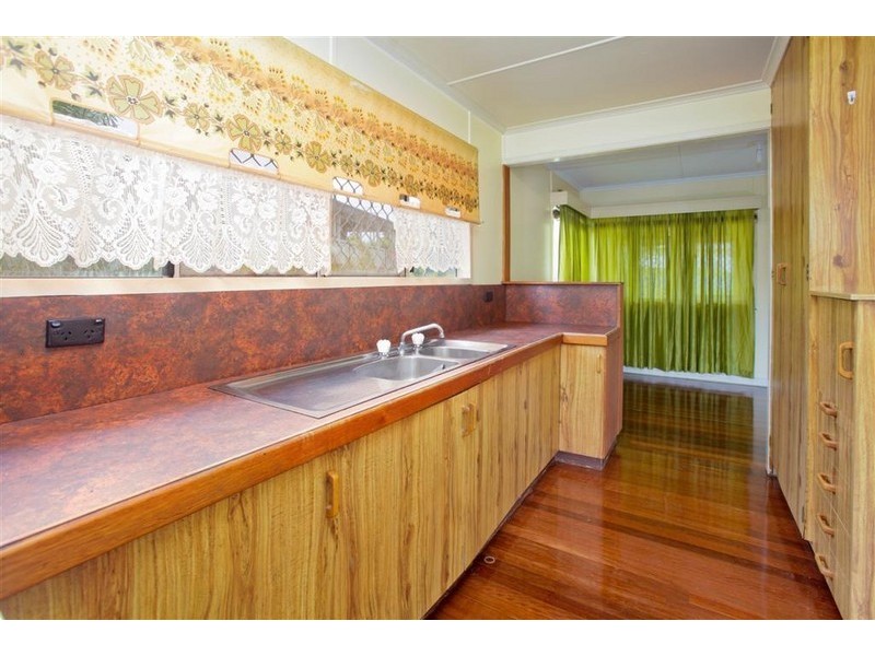 3 Bonneville Street, Holland Park West QLD 4121