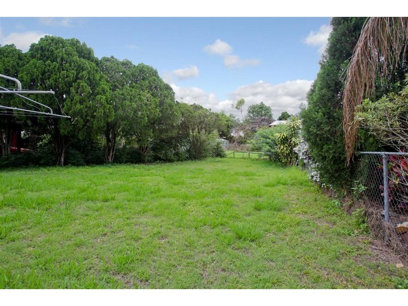 3 Bonneville Street, Holland Park West QLD 4121