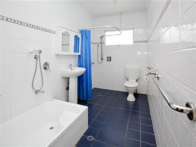 102 Marshall Road, Holland Park West QLD 4121