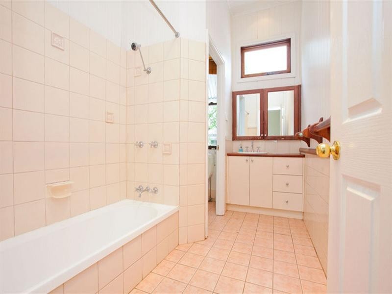 15 Taylor Street, Woolloongabba QLD 4102