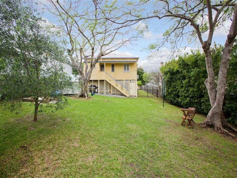 5 Gibson Crescent, Holland Park QLD 4121