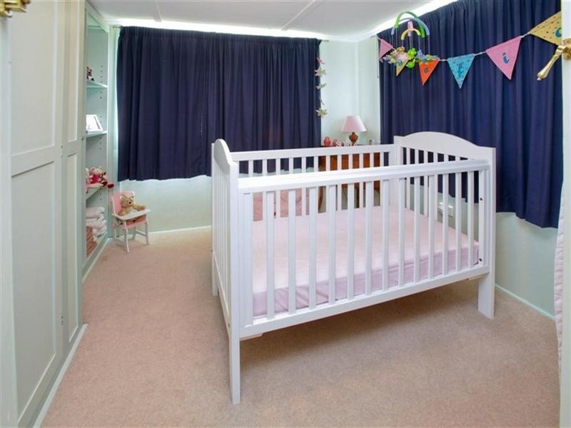 5 Gibson Crescent, Holland Park QLD 4121